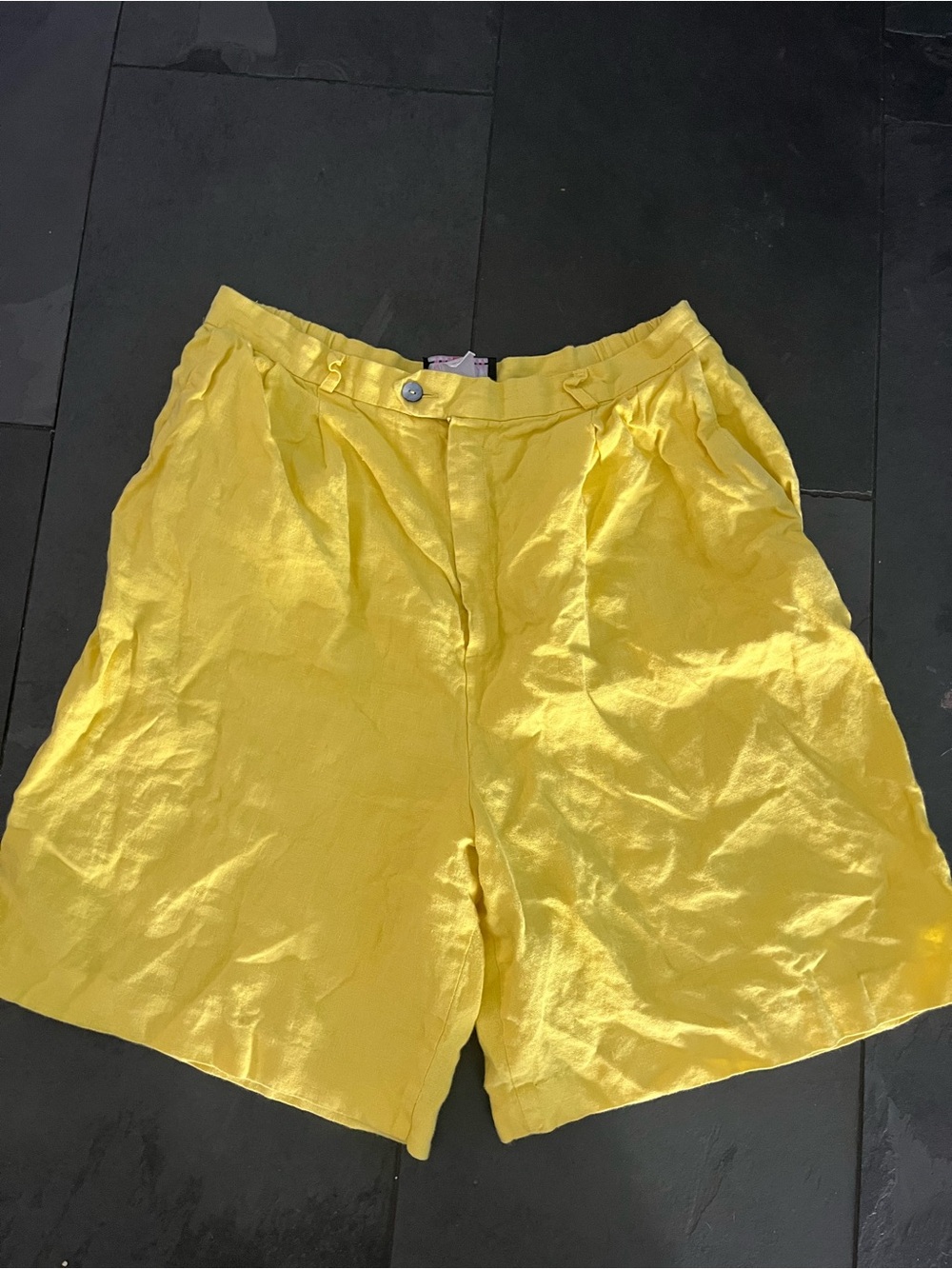 Vintage pleated linen Bright Yellow Bermuda Shorts Button Waist preppy Sz 14